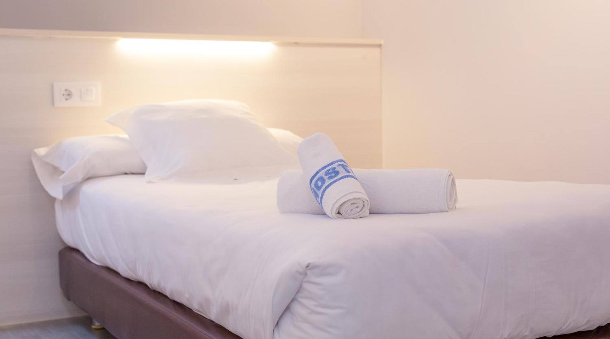 Hostal Viena โซรีอา ภายนอก รูปภาพ