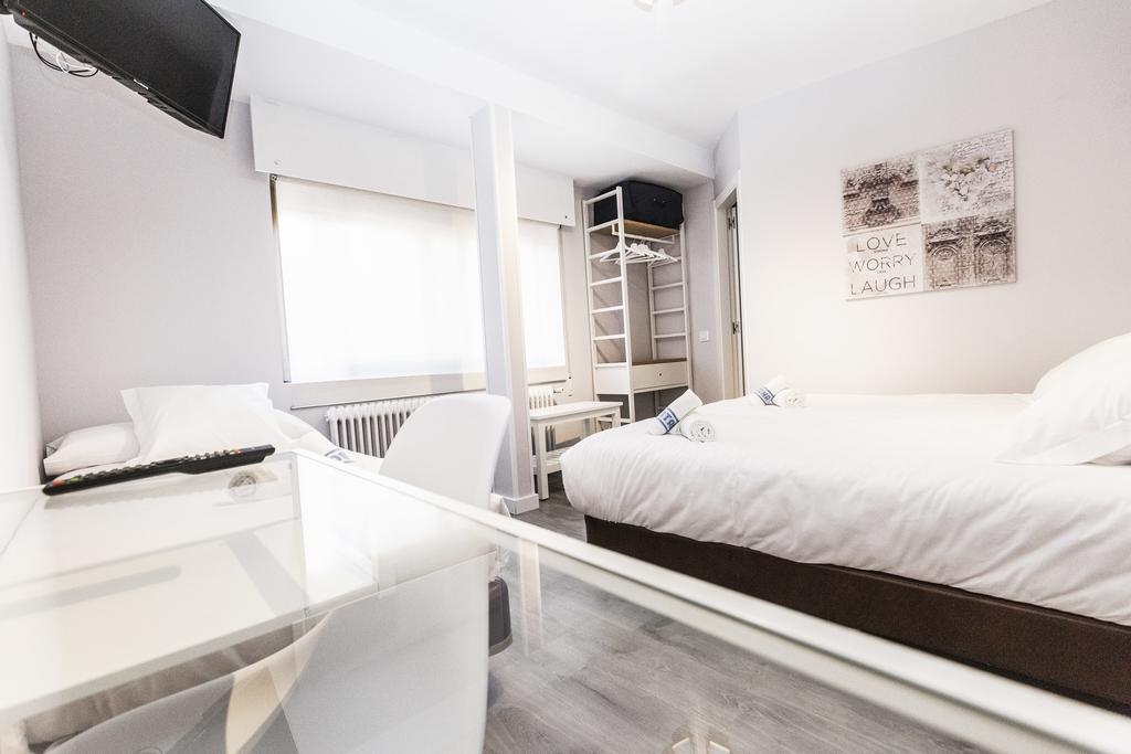 Hostal Viena โซรีอา ภายนอก รูปภาพ