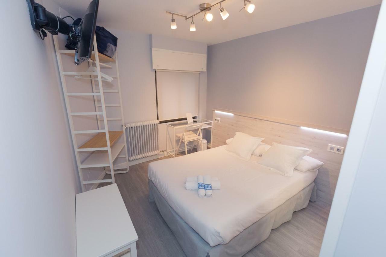 Hostal Viena โซรีอา ภายนอก รูปภาพ